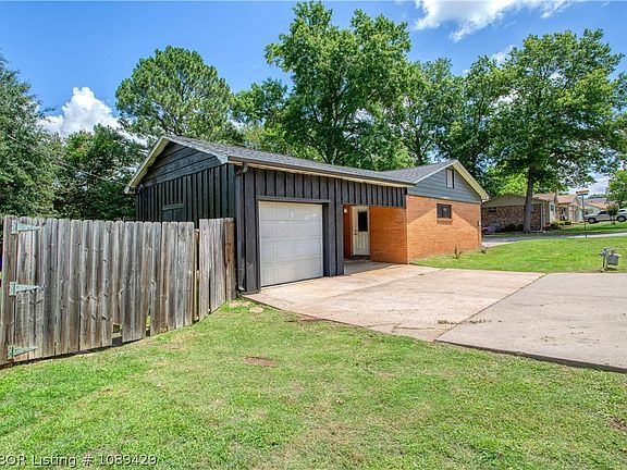 5th image of 7616 Cheryl Ln