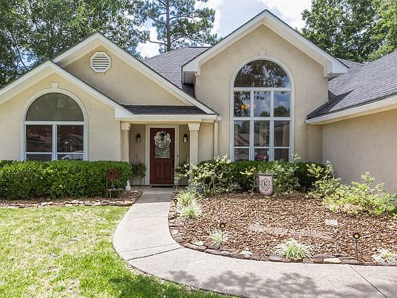 3rd image of 15 Walden Ct