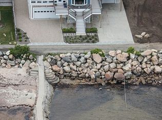 19 Bay Rd, Mattapoisett, MA 02739