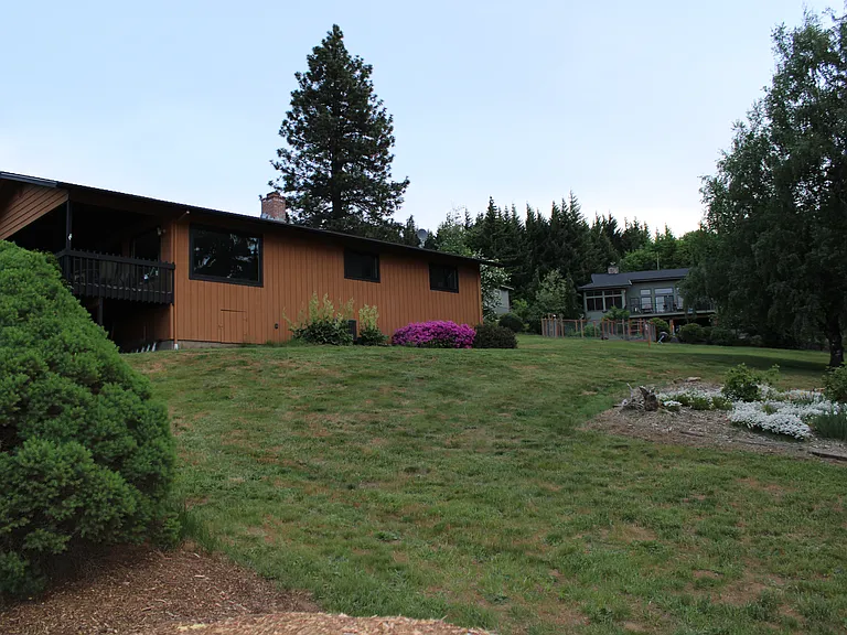 Crestview Ln — Photo 4
