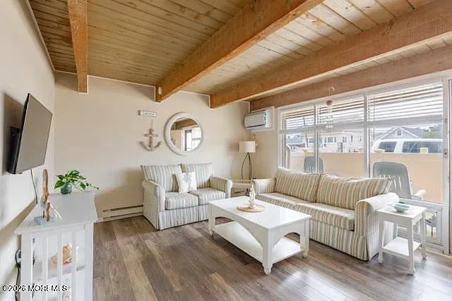 2 bed, 741 sqft, $2,200 — Photo 4