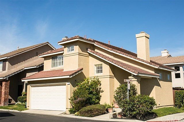 1st image of 7 Kaitlyn Ct