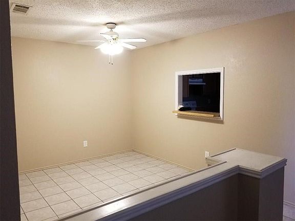 4th image of 210 E Schreiber St