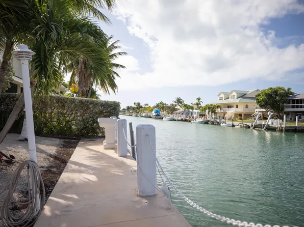 741 9th St, Key Colony Beach, FL 33051