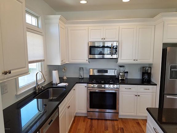 2nd image of 221 Sampson Ave