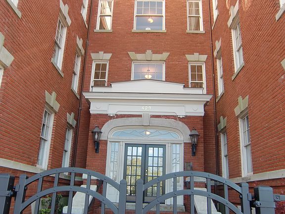 3rd image of 429 York St #2C