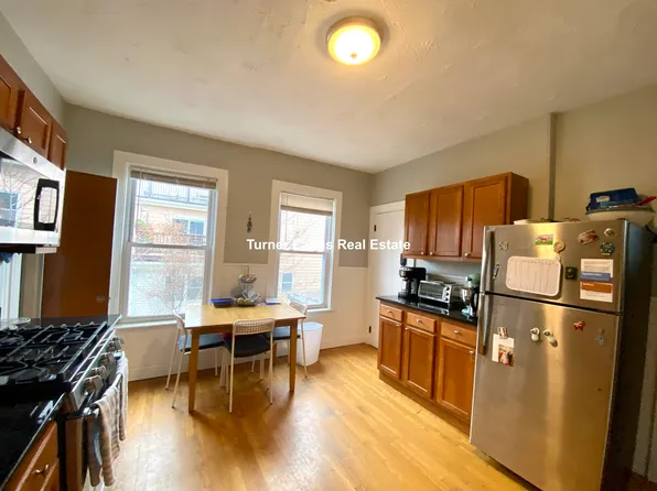 256 Summer St APT 2F, Somerville, MA 02143