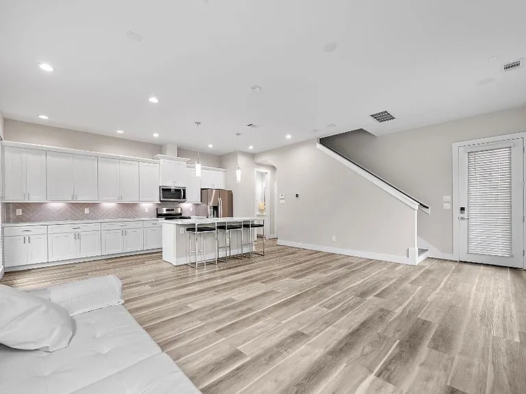 7522 Sandle St — Photo 10