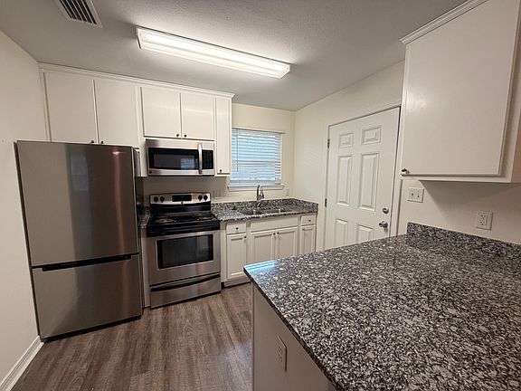 2nd image of 28 E Wild Briar Rd #A