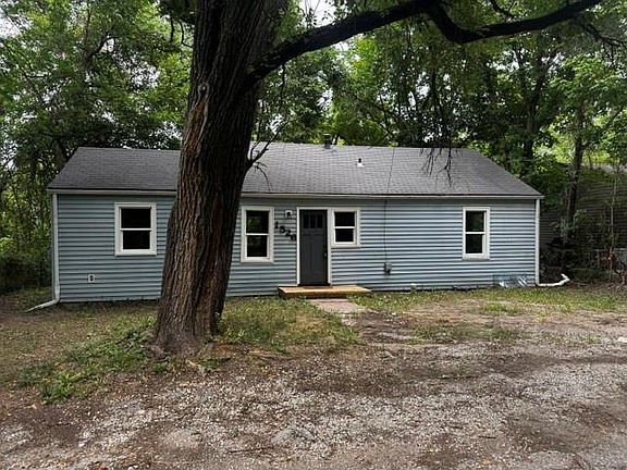 5th image of 1526 Valley Rd