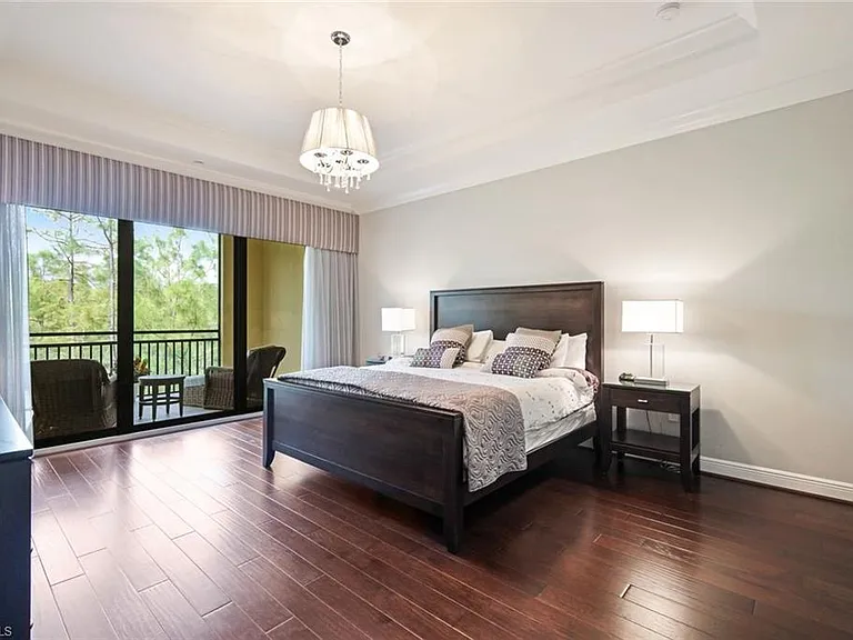 2751 Tiburon Blvd E #201 — Photo 12