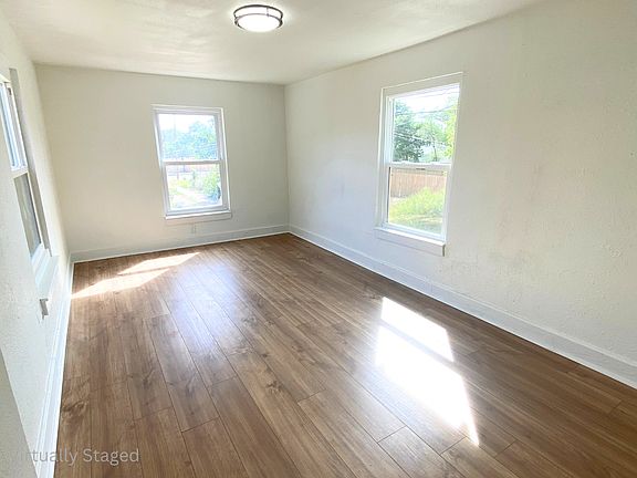 5th image of 2904 S Van Buren St #C