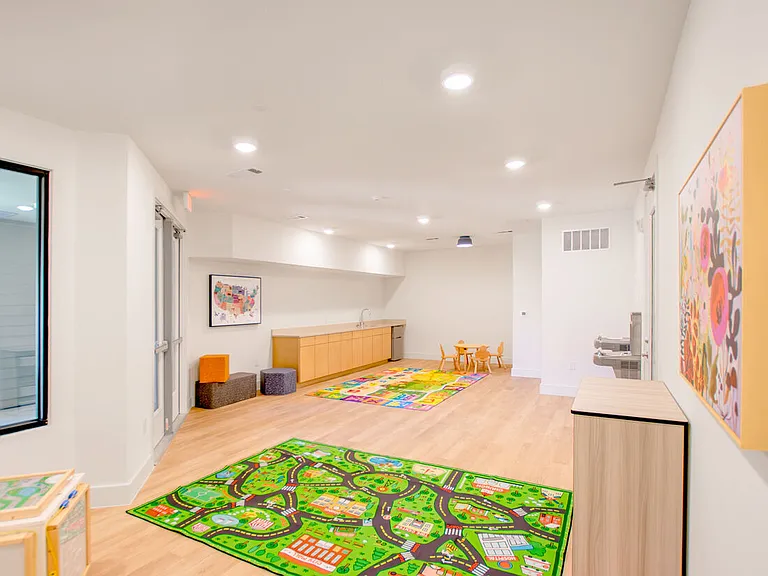 Loma Vista Lofts — Photo 26