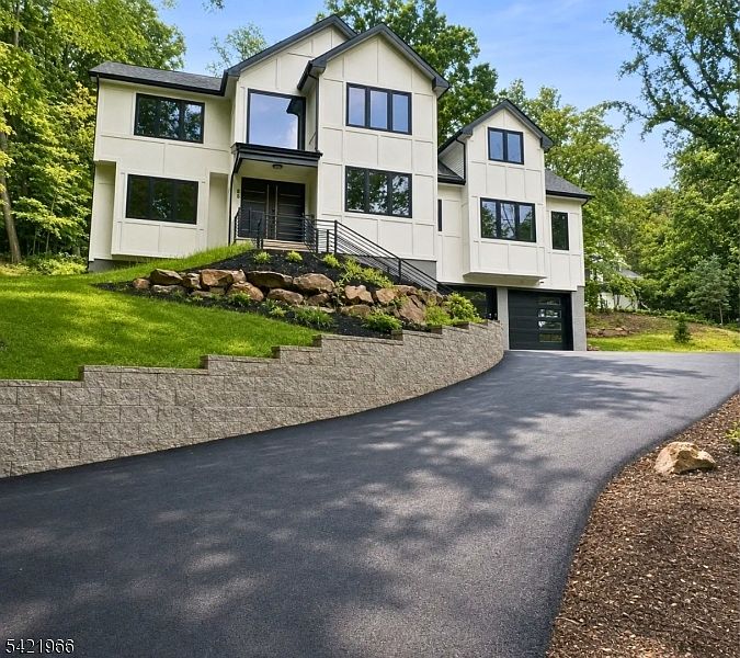 1st image of 85 Pine Brook Rd