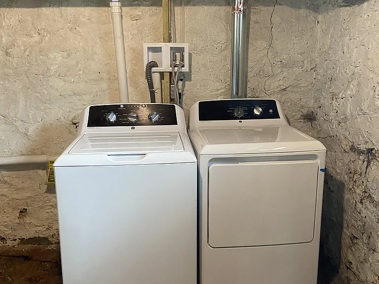 416 Bank St #2 — Photo 10