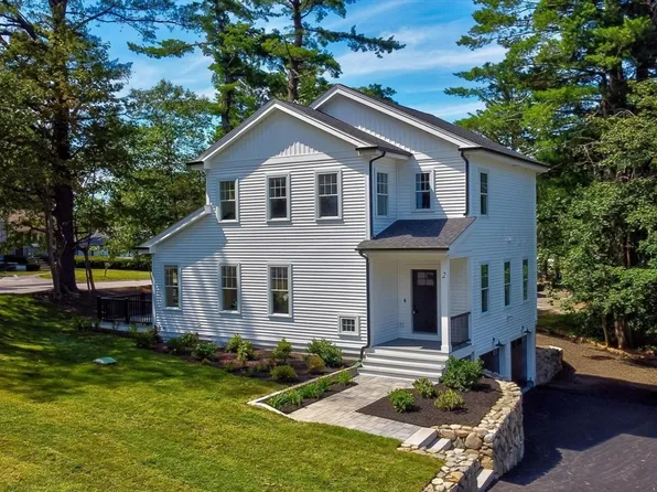 2 Pheasant Ln, Woburn, MA 01801