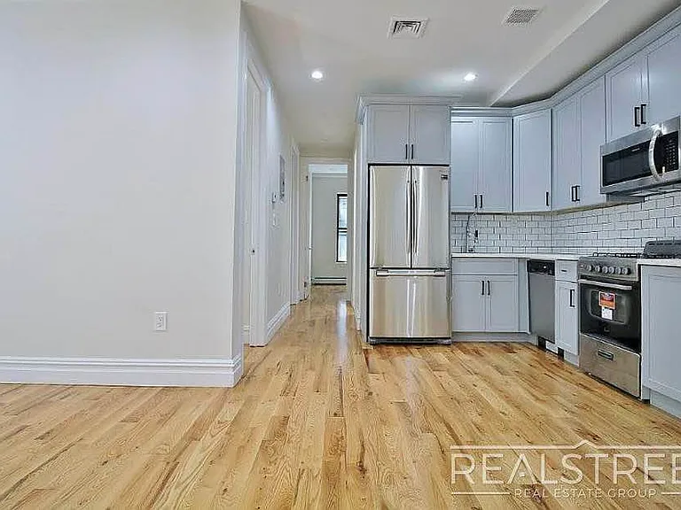 1576 Lincoln Pl #1R — Photo 2