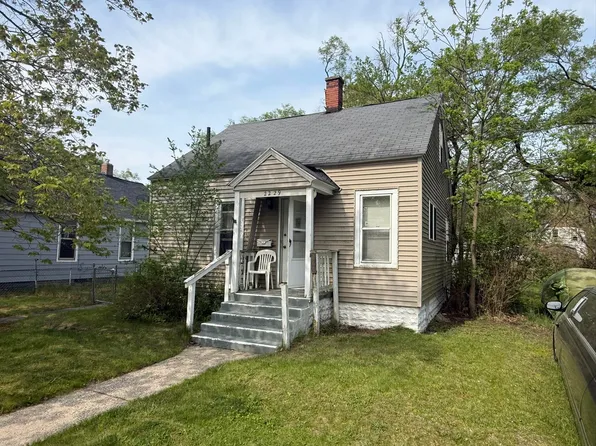 2229 McIlwraith St, Muskegon Heights, MI 49444