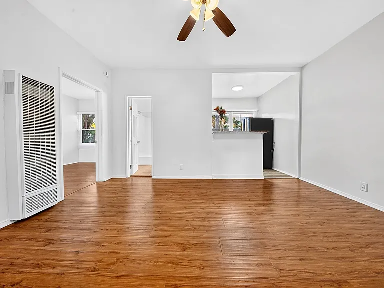 6201 Fountain Ave — Photo 8