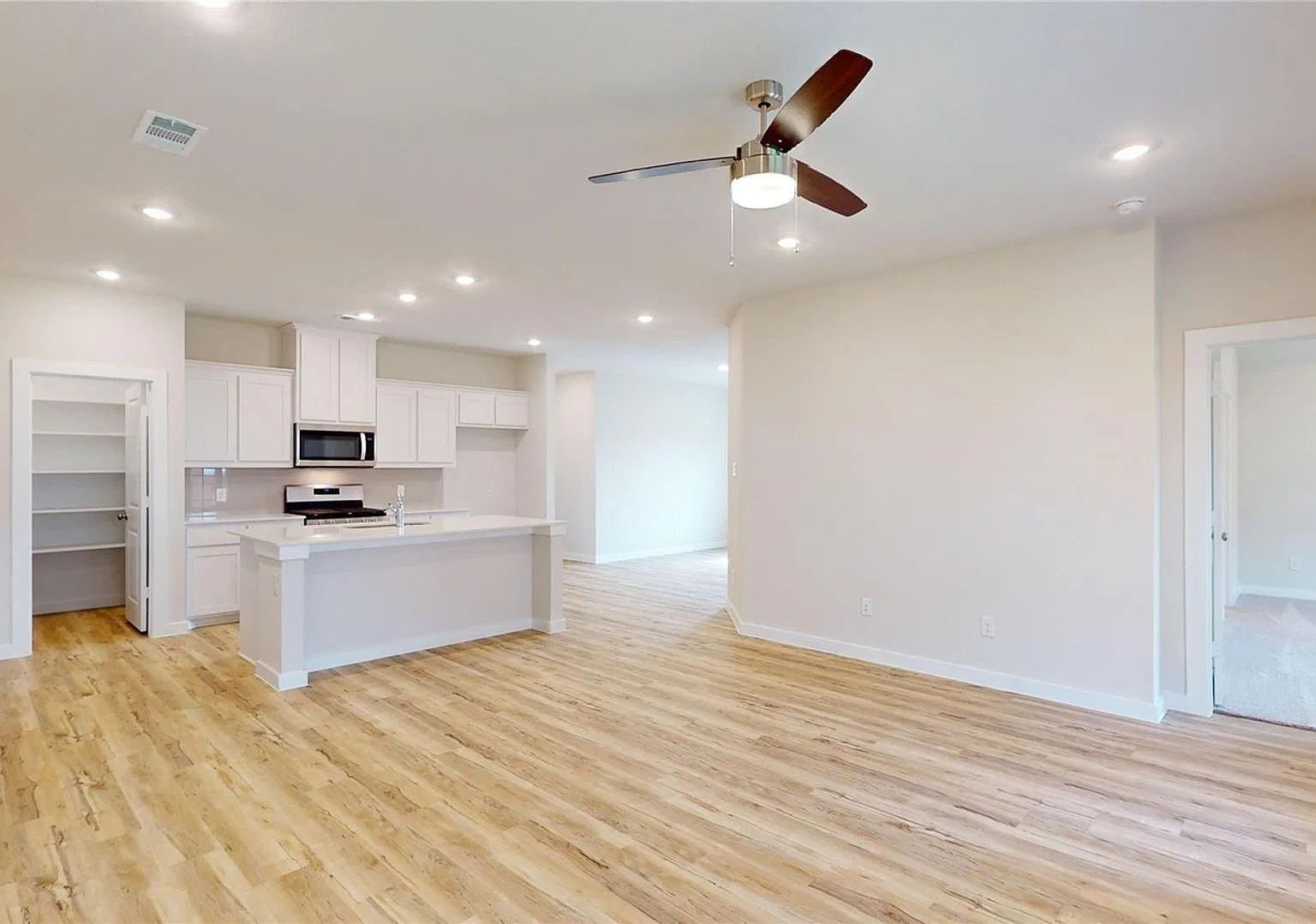 Charming 4BR House in Royse City — Photo 3