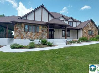 17 Augusta Ln, Fleetwood, PA 19522