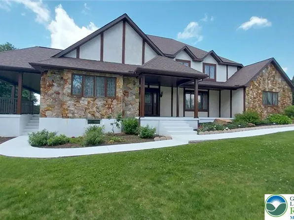 17 Augusta Ln, Fleetwood, PA 19522