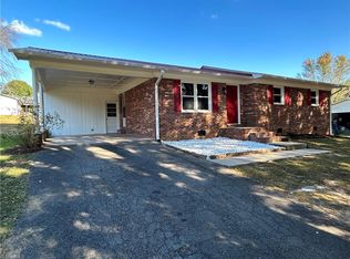 3432 Us Highway 21, Hamptonville, NC 27020