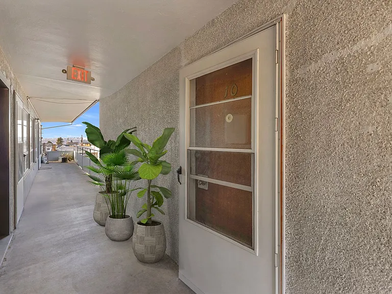 Tara Apartments — Photo 6