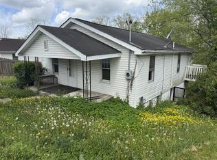 267 Deem St, Sophia, WV 25921