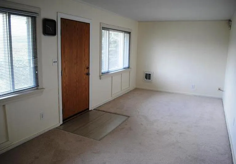 3708 S Perry St — Photo 2