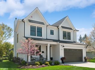 2521 Illinois Rd, Northbrook, IL 60062