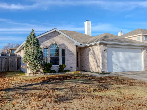 10304 Trevino Ln, Benbrook, TX 76126