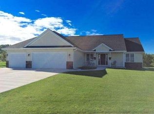 539 Wren Ln, Sheboygan, WI 53083