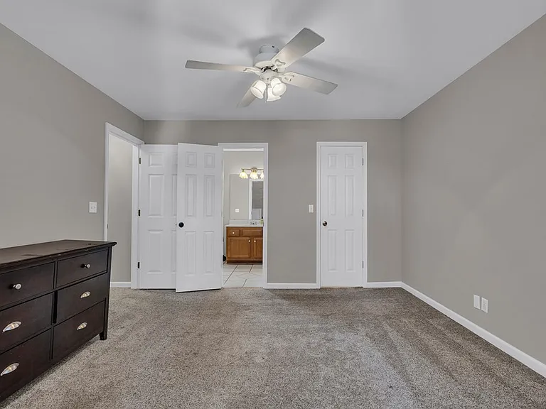 62 Eastgate Cir — Photo 14