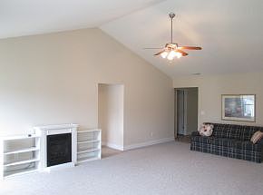 5th image of 74 Boone Hill Ct