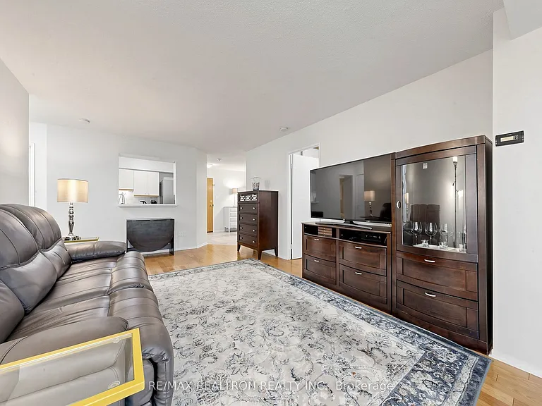326 Major Mackenzie Dr E #307 — Photo 13