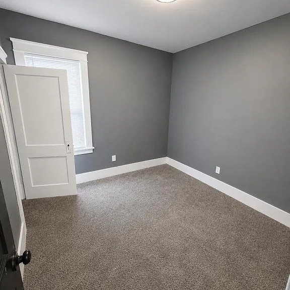 1686 Hazelwood St — Photo 10
