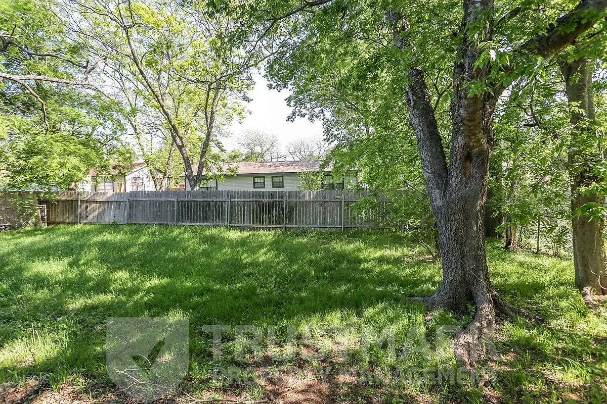 Building Photo - 507 Adams Ave #1