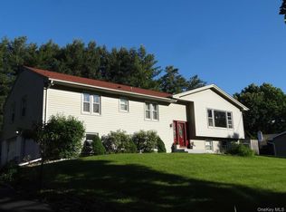 23 Pasture Ln, Poughkeepsie, NY 12603