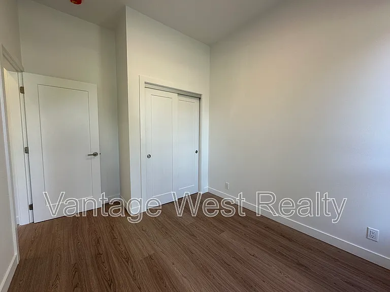 1381 Belaire Ave #Townhouse 3 — Photo 17