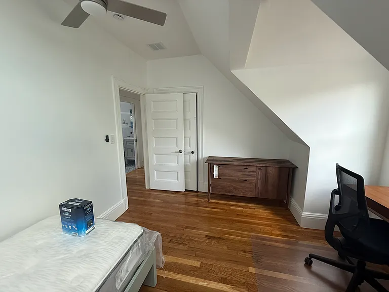 96 Munroe St #2 — Photo 39