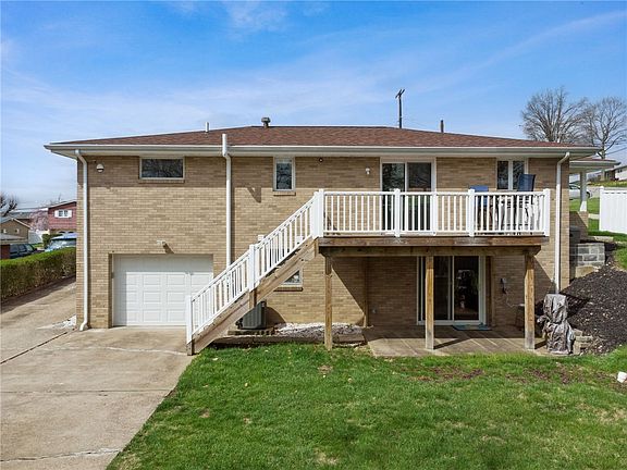 3rd image of 641 Longvue Dr