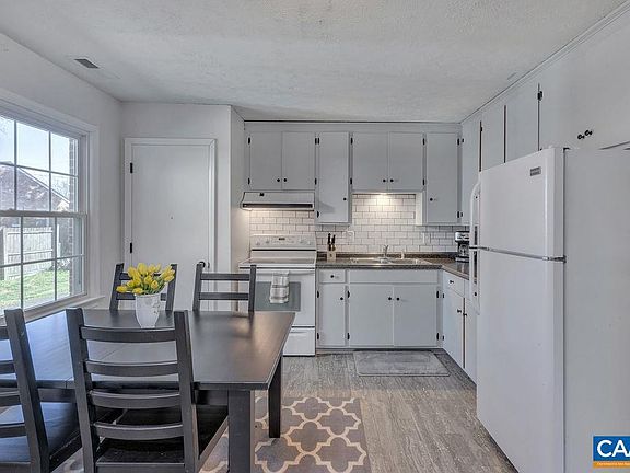 5th image of 412 Gentry Dr #A