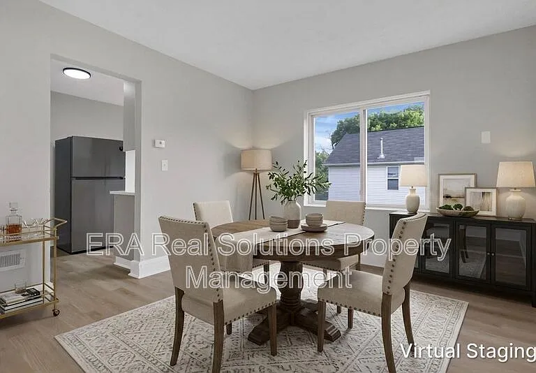 1120 Cole St — Photo 3