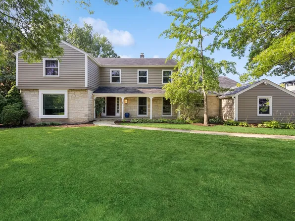 7 Sheffield Ln, Oak Brook, IL 60523