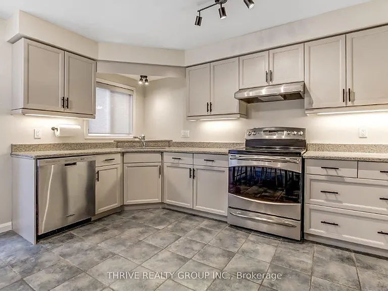 609 Colborne St #2 — Photo 5