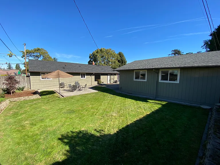6816 N Rochester St — Photo 23