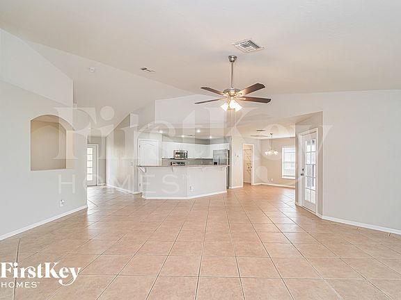5th image of 2731 SW 2nd Ln
