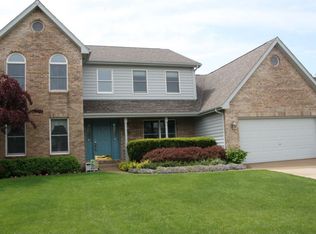 1366 Green Pheasant Ln, Batavia, IL 60510