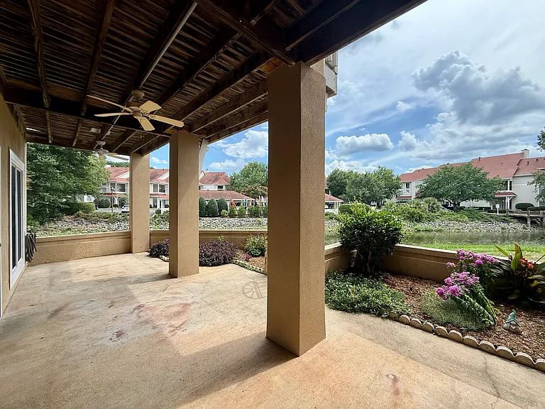 18009 Kings Point Dr #D — Photo 25